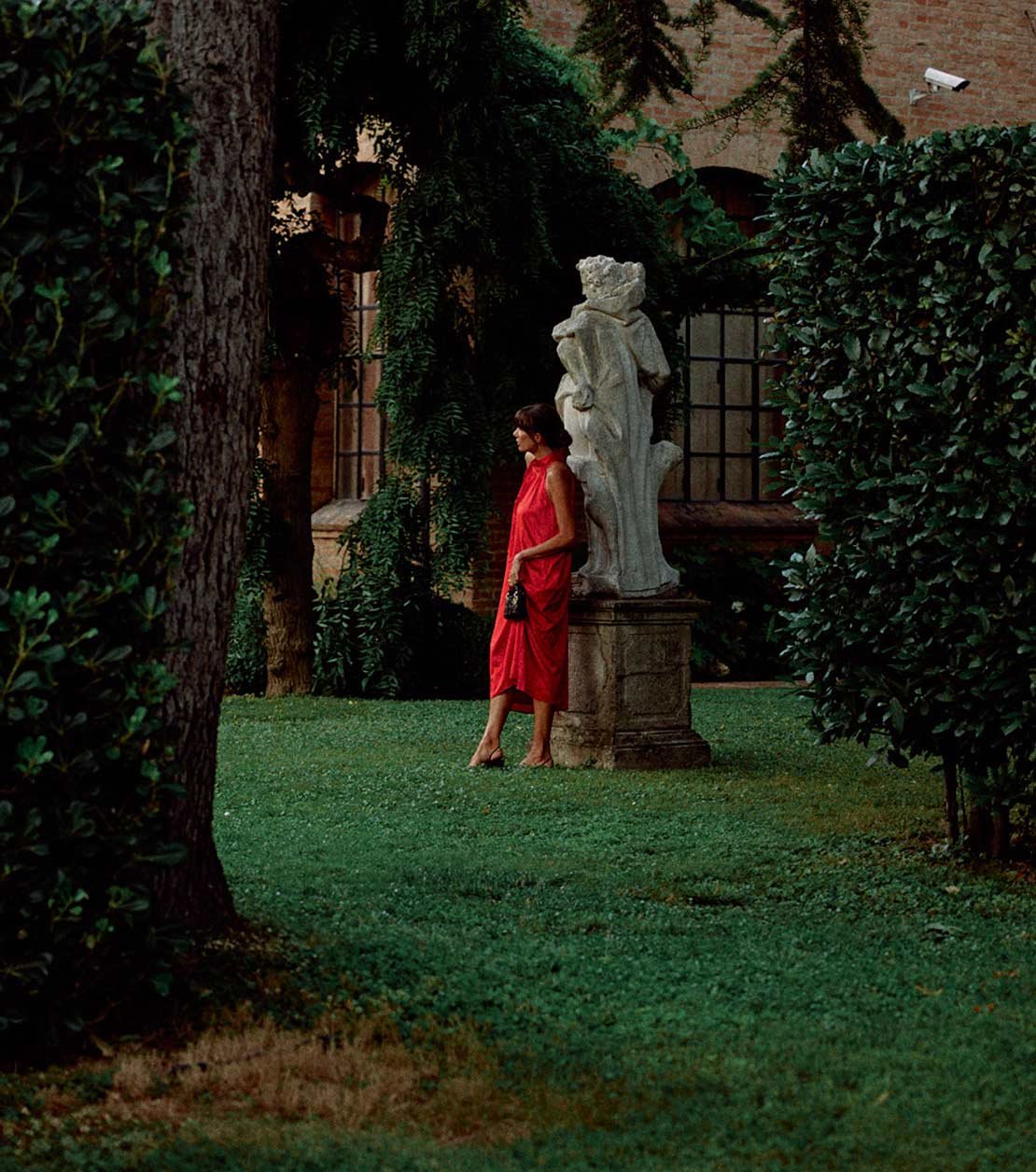 CAROUSEL_01_1110X1256 (2).jpg